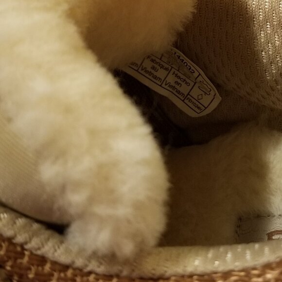 Brand New In Box 6W Lowmel Ugg Sneaker With Tags - Picture 7 of 9